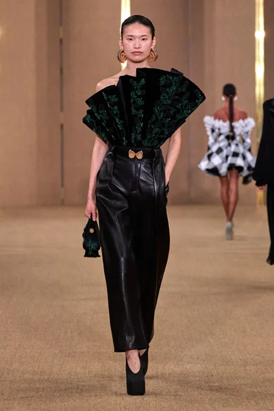 Look 49